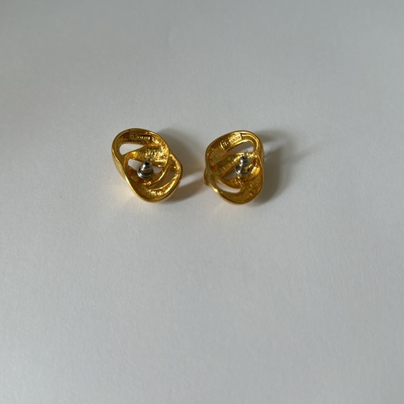 Vintage Gold Earrings - Picture 3 of 4
